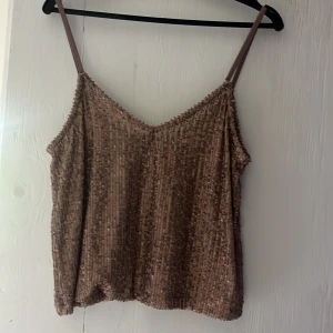 Festtopp - Superfin festtopp knappt använd💓 andra bilden är tagen 