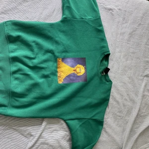 Sweatshirt - Soft sweatshirt med ballt tryck