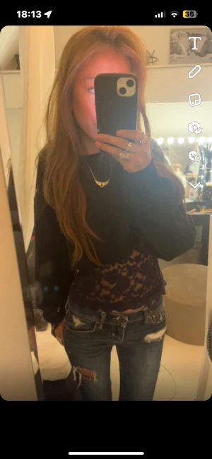 spets topp  - söt spets topp man kan ha på första bilden 