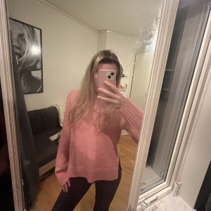 Stickad tröja - Super fin rosa stickad, lite nopprig men annars fin