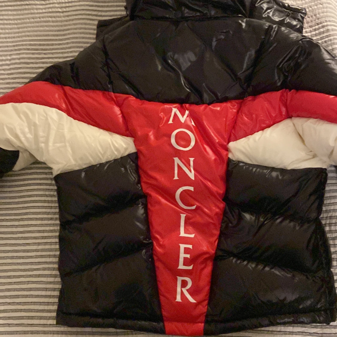 Moncler jacka  - 90