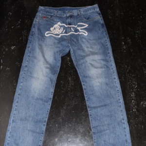 Billionare Boys Club Ice Cream Edition - Dom är köpta på Size och har använts 2 gånger är i stolen 36 och kommer med tag och kvitto skriv vid frågor och intressen 