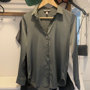 Blus - Jättefin blus/skojorta i siden👌🏽