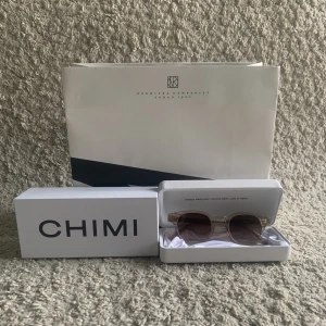 Chimi 01 - Chimi solglasögon i modellen 01 och färgen ecru. Inga defekter, extremt bra skick. Nypris=1200+ | Mitt pris=599