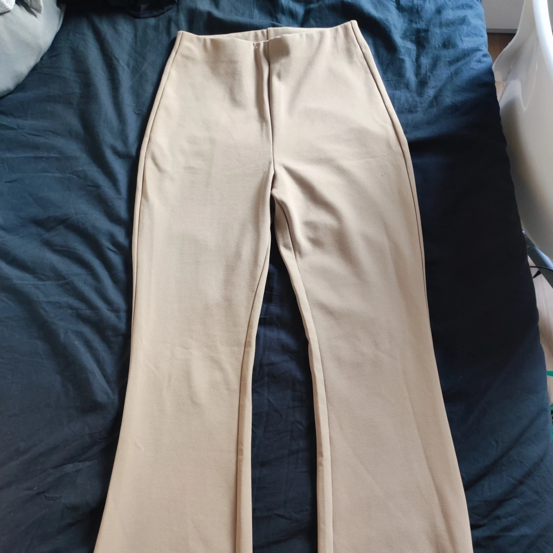 Utsvängda byxor 36 / S - 91