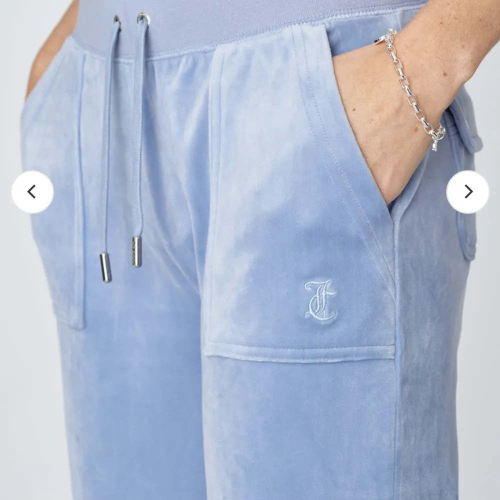 Ljus blåa juicy Couture mjukis byxor i storlek Xs, har använts en gång och är som nya pris kan diskuteras . Jeans & Byxor.