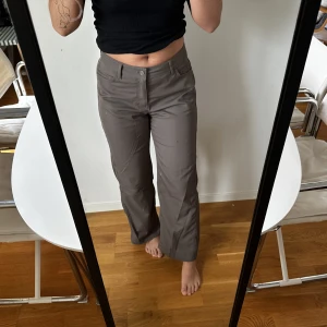 Cargobyxor från weekday  - Använda några gånger, normala i storleken