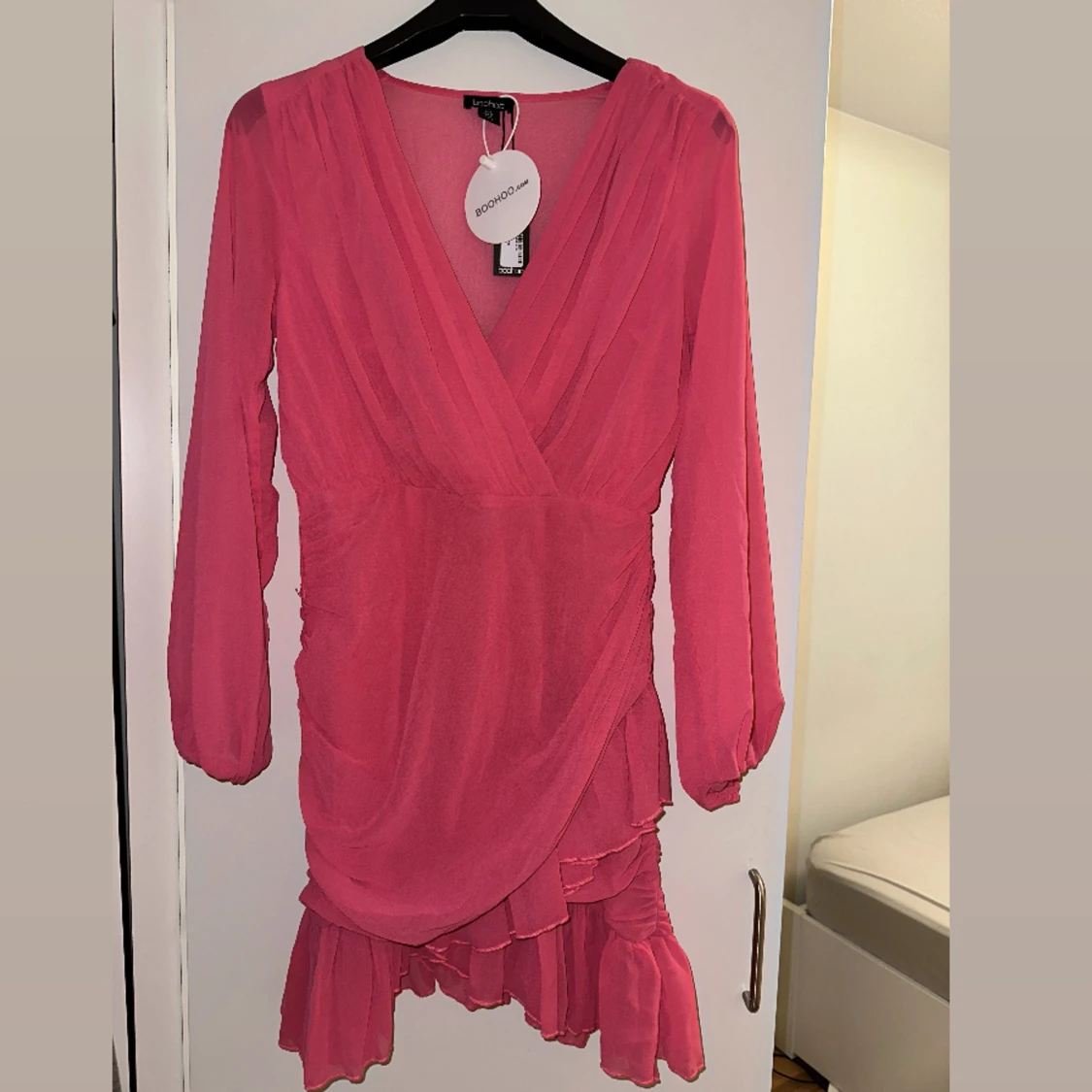 Klänning med volanger  - 90