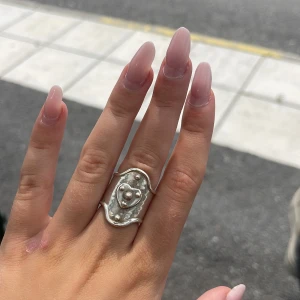 marianilsdotter ring  - så fin ring ifrån maria nilsdotter som jag inte använder längre skriv privat för fler frågor ❤️ kan även tänka mig byta till något annat