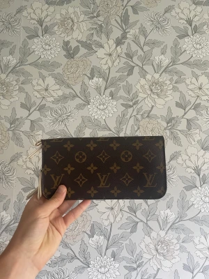 Louis Vuitton Monogram Insolit Wallet - Louis Vuitton Monogram Insolit Wallet - Skick: 9/10 - Pris: 3500kr