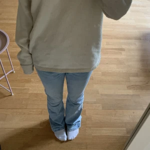 Ljus blå jeans  - Super fina bootcut jeans som inte kommer till användning💞