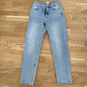 Jeans  - Ljusblå jeans 