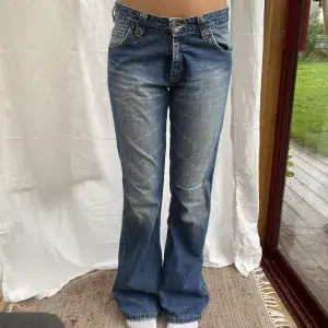 Vintage jeans från Lee. Använd köp nu🙌🏽