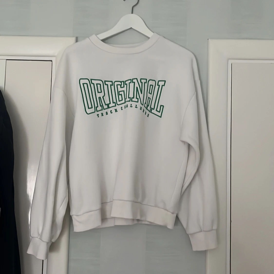 Oanvänd sweatshirt 