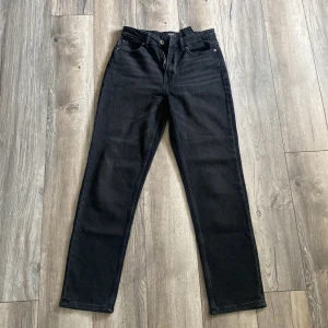 Only jeans  - Jeans från only, aldrig använda. Storlek 26/32
