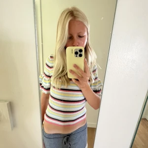 Hm tröja  - Tröja från HM med puffiga ärmar och fin passform💗