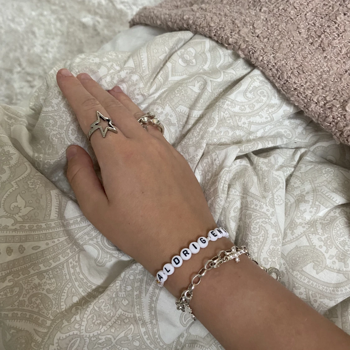 Handgjord pärlarmband  - 90