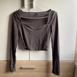 Jättefin topp - Jättefin grå topp i nyskick! Den är i storlek M! 