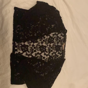 Svart spets kofta - Svart spets topp inte använd