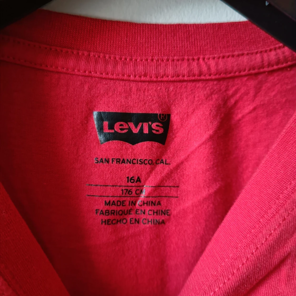Röd långärmad Levi's tröja - 90