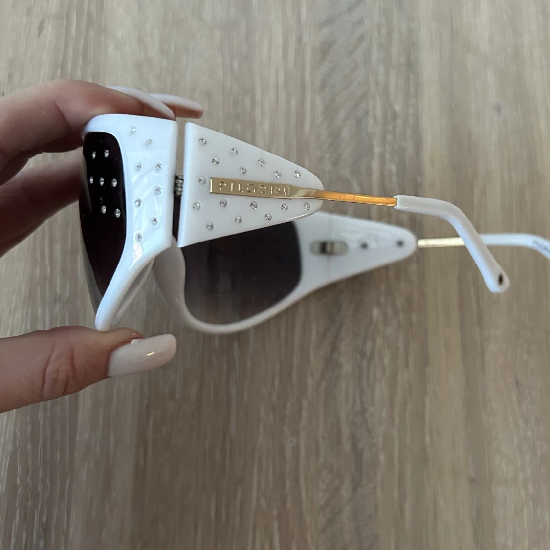 pilgrim sunnies  - 90