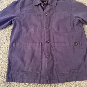 Overshirt - Pull&Bear overshirt. Sjukt snygg o bra skick 8/10✅. Därav de låga priset för finns lite tecken på användning. Hör av er vid frågor.