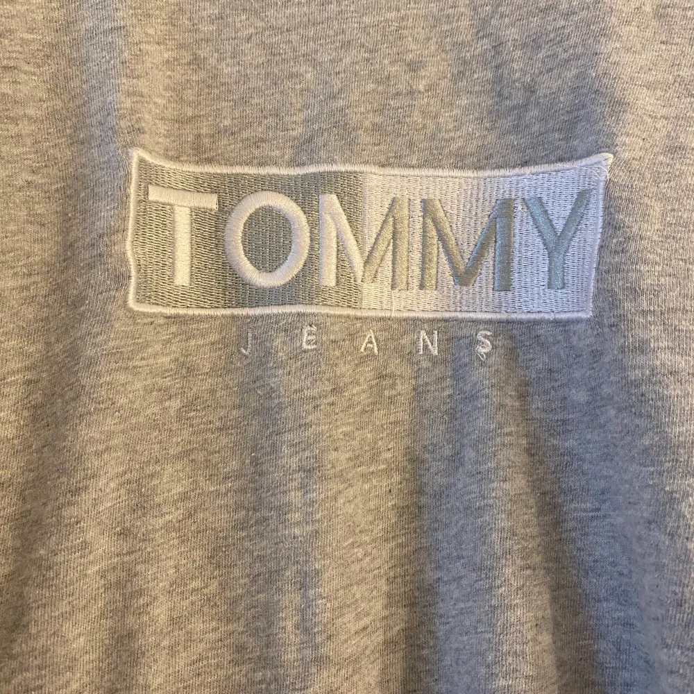Tröja från Tommy hilfiger i storlek M🥰. T-shirts.