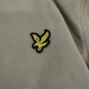 Lyle&Scott vindjacka  - Vindjacka i storlek S men passar också för M,om du har frågor du kan skriva till mig 🤗
