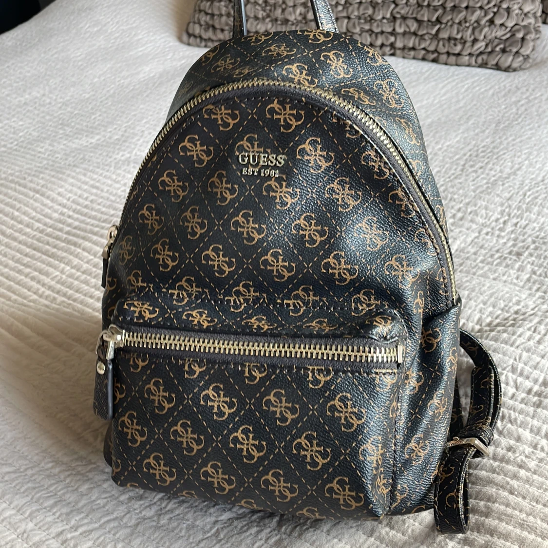 Liten guess ryggsäck - 91