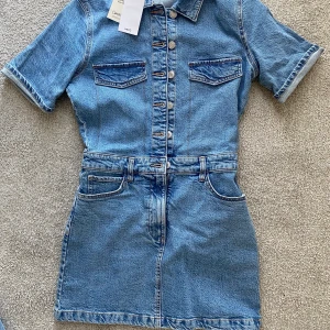 Jeansklänning - Jeansklänning ifrån mango❤️