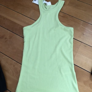 Grönt linne - Grönt linne, perfekt inför sommaren!!💚lappen är kvar!