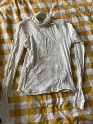 Ami turtleneck - Tunn men fin ami turtleneck  Storlek s-m