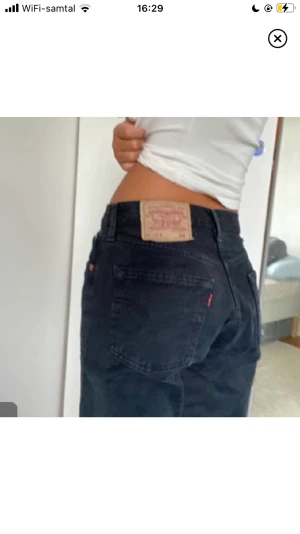 Levis 501 raka  - Jättefina raka levis 501 jeans som tyvärr inte kommer till användning💓