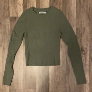 grön långärmad tröja från stradivarius ☺️superfint skick