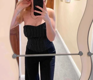 Randig topp - Randig topp liknande kostym material  (Tryck INTE på köp nu) köparen står för frakt💕