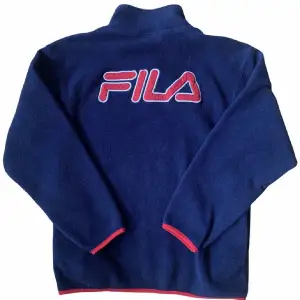 Fila Fleece Sweatshirt 📏Storlek M -Jättebra skick!  -Vintage! - Skriv ett meddelande om du har fler frågor!