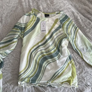 Topp - Fin och trendig tröja som passar till mycket ✨