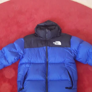 The north face jacka  - Använd denna vinter  Storlek medium  Skicka dm för fler bilder 