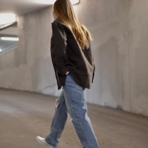 Overshirt - Knappt använd. Lite oversized overshirt, passar till mycket. Betalning: Swish. Köparen står för frakten