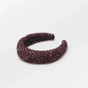 Säljer dieadem från Beck södergaard - Säljer ett fint diedem från Beck södergaard då det inte kommer till andväning.skriv om ni har frågor eller funderingar,pris kan diskuteras💖