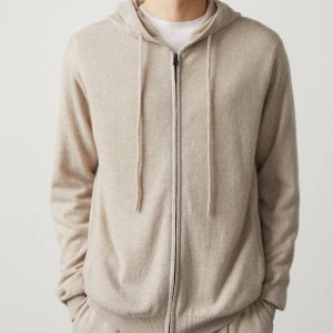 Lisa Yang Zip hoodie - Jättefin 100% kashmir Lisa Yang Zip Hoodie Finns ej att köpa längre  Beige  Storlek 1 (passar s-l)  Nypris ca 4000 kr 