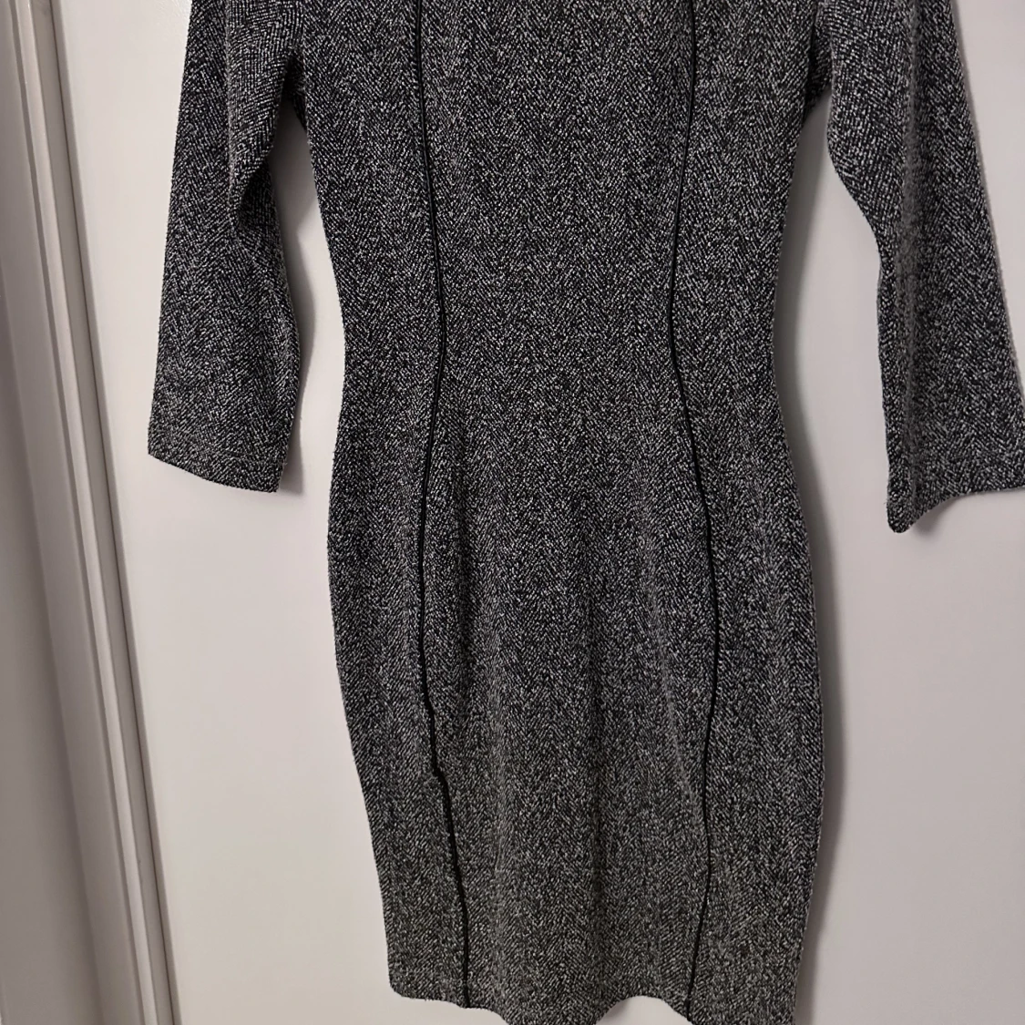 Figurnära, tight klänning - 91