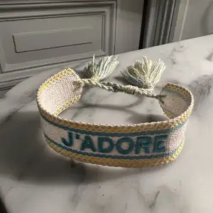 ”J’adore” armband 🩵🤍💛