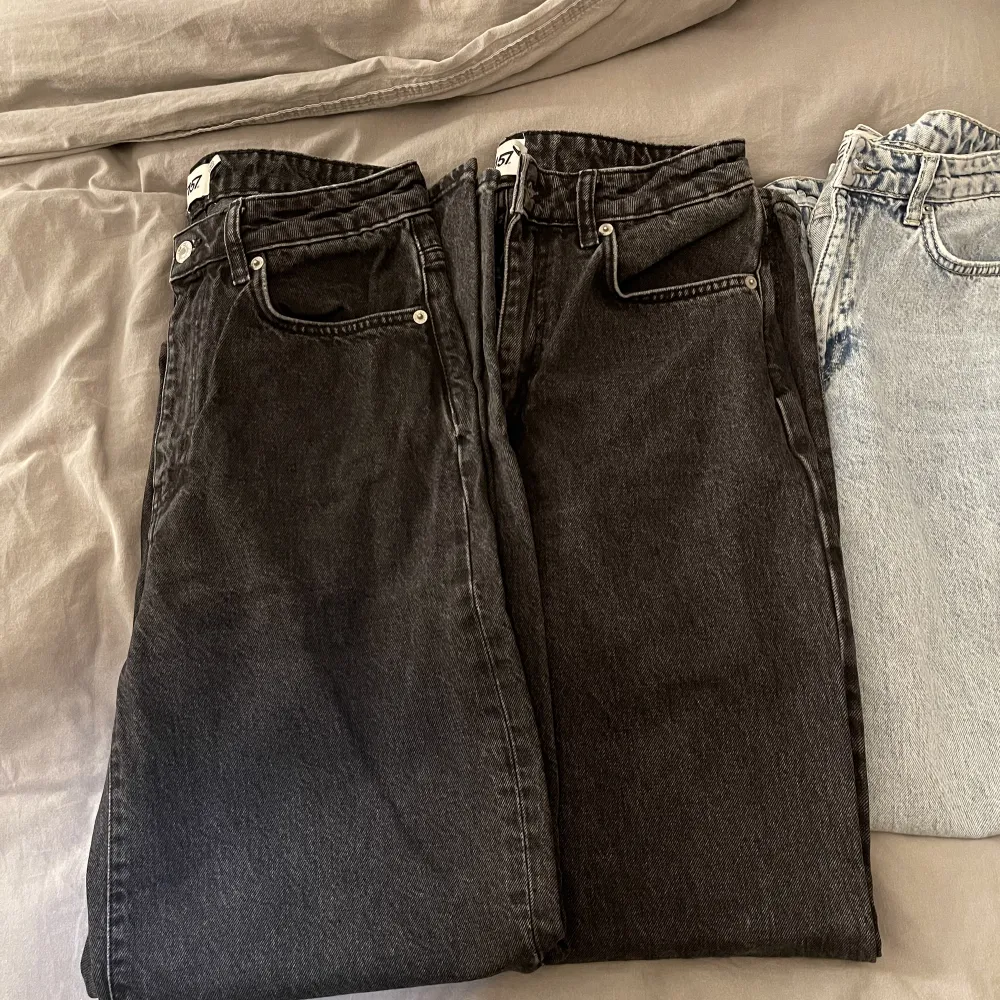 Olika jeans från Gina Tricot och Lager 157. Skriv för info om varje vara, blev för långt att skriva här.. 🫣. Jeans & Byxor.