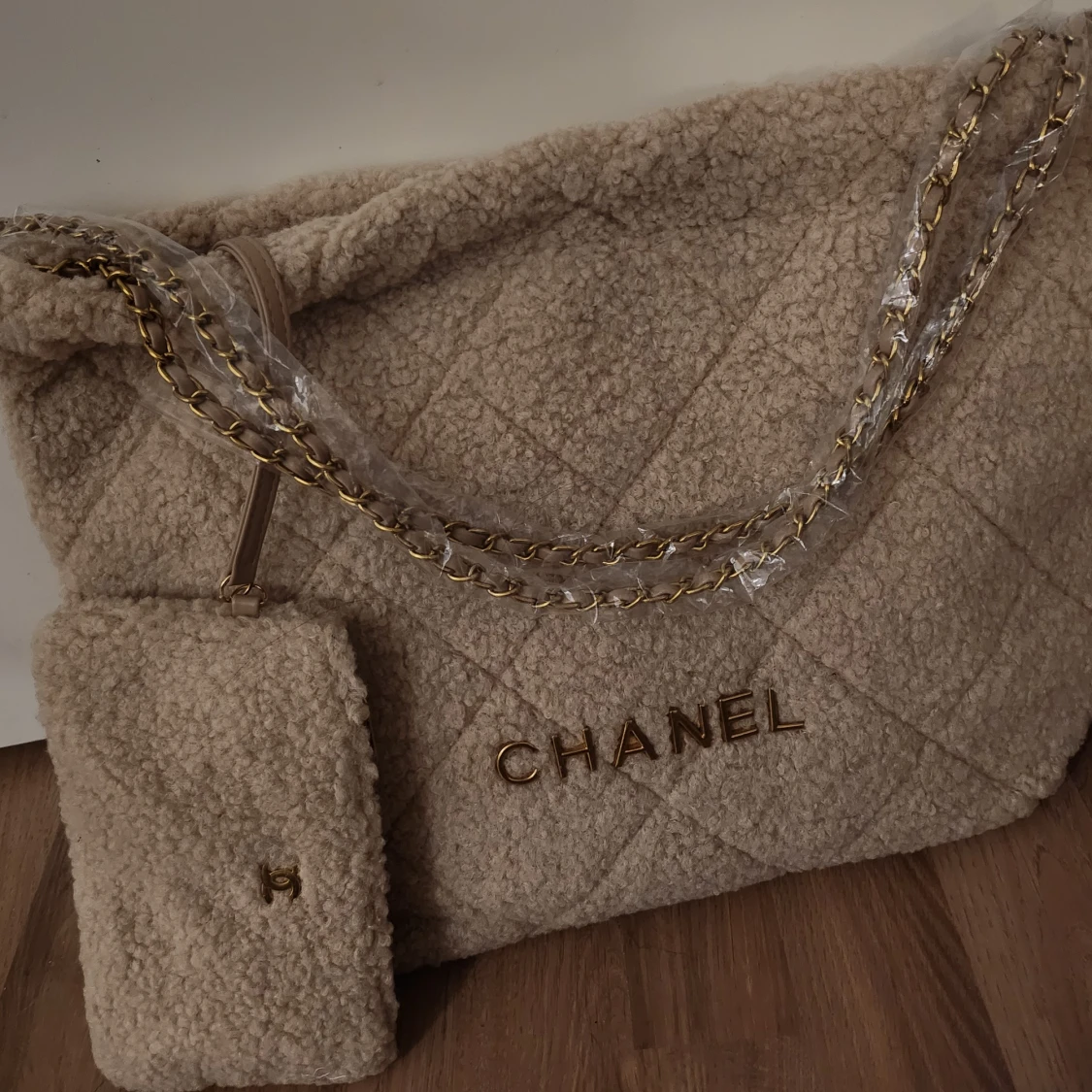 Chanel teddy väska med clutch