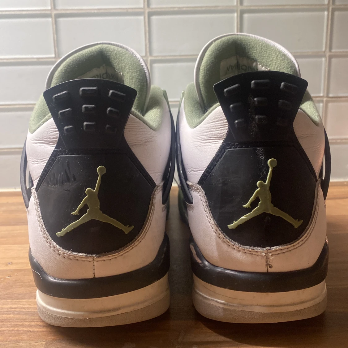 Jordan 4 olive green  - 91