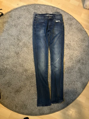 Lee jeans  -  Fina använda  någon gång då och då 