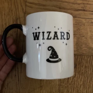 Wizard oanvänd kopp/mugg  - Oanvänd kopp.   Finns att hämta i Stockholm. Hör av dig om du har någon fundering!