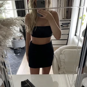 Mango kjol - *lånad bild* så fin kjol från mango som köptes på Plick men som tyvärr var för liten för mig, som nyskick🫶🏼🌷💘