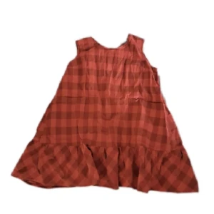 Förkläde eller topp - Förkläde som kan användas som topp. Mätt rakt över. Armhåla till armhåla: 43cm Ärmhålen: ca 17cm  För mer info skicka pm. ❤️😊Pris är diskuterbart vid snabb affär. Ansvarar inte för paketet under frakten. Köpare står för frakt. 